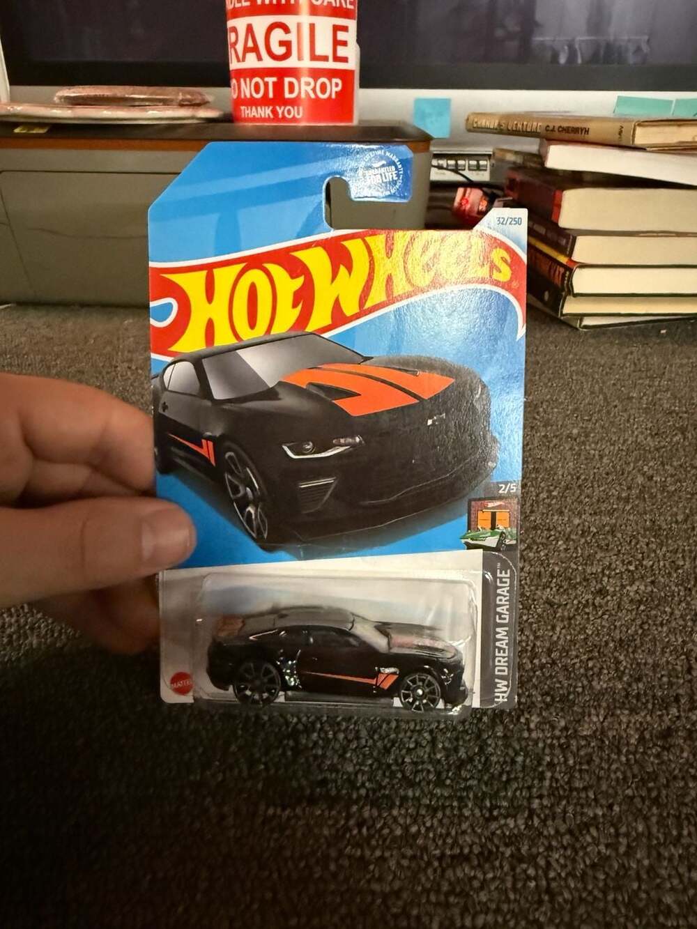 HOT WHEELS HW DREAM GARAGE SERIES '18 CAMARO SS IN BLACK #2/5 OR #32/250